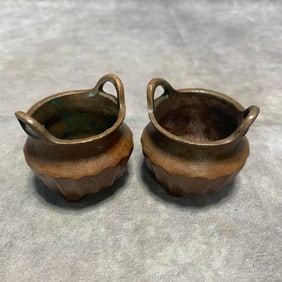 PAIR OF QING “ZEN??-MARK BRONZE GOURD-FORM BRIDGE-HANDLED INCENSE BURNERS