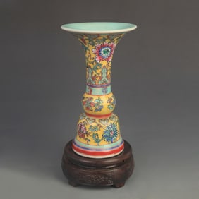 YELLOW GROUND POWDERED ENAMEL FLOWER PORCELAIN VASE