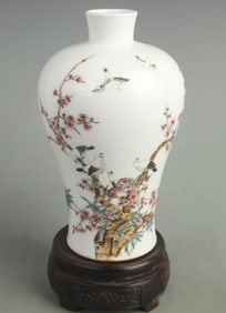 FAMILLE CLOISONNE ENAMEL MAGPIES ON PLUM TREE PORCELAIN VASE