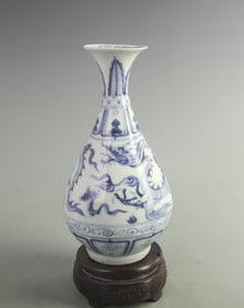 BLUE AND WHITE PORCELAIN DRAGON PATTERN YU HU CHUN STYLE VASE