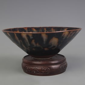A FINE BLACK COLOR GLAZED DOULI STYLE PORCELAIN BOWL