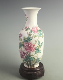 PEONY FLORAL PATTERN WINTER MELON STYLE PORCELAIN VASE