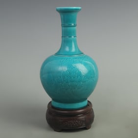 PEACOCK GREEN INCISED PEONY FLORAL PORCELAIN VASE