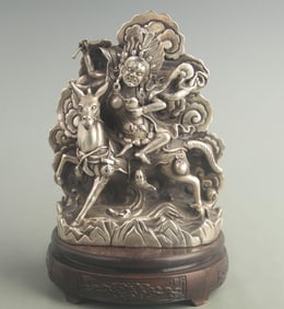 A FINE TIBETAN GILT AND PROTECTOR DEITY
