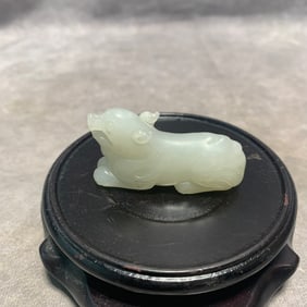 QIANLONG ERA HETIAN WHITE JADE HAND PIECE OF AUSPICIOUS BEAST