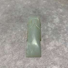 A FINE HETIAN WENGZHONG STYLE JADE PENDANT