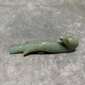 HETIAN PALE CELADON JADE BELT HOOK