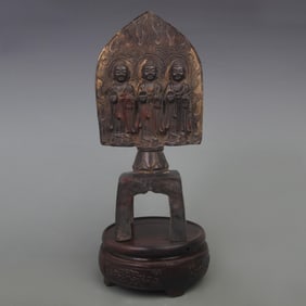 A FINE GILT BRONZE TRIAD SEATED STATUE