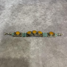 A FINE WHITE BRONZE BRACELETS WITH GEM STONE