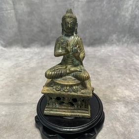 A FINE BRONZE BUDDHA STATUE