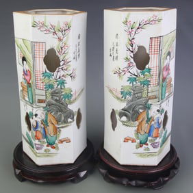 PAIR OF FAMILLE ROSE HEXAGONAL FIGURE PATTERN HAT STAND