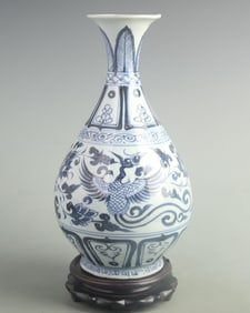 BLUE AND WHITE PHOENIX PATTERN YU HU CHUN STYLE VASE