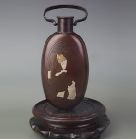 BRONZE AND SILVER-INLAID JUG WITH FIGURATIVE PATTERN