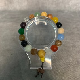 A FINE PUTI SEED MADE BRACELET