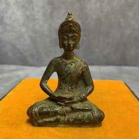 A FINE BRONZE BUDDHA STATUE