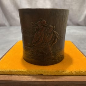 A FINELY CARVED BOXWOOD MADE PEN HOLDER