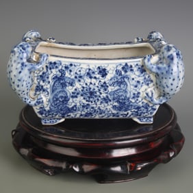 BLUE AND WHITE AUSPICIOUS BEAST SQUARE PORCELAIN BRUSH WASHER