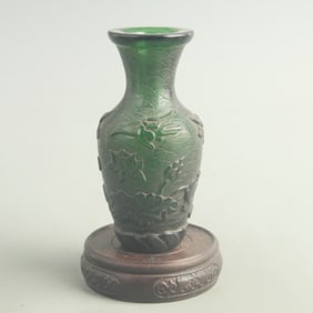 GREEN COLORED MANDARIN DUCK PATTERN GLASS VASE