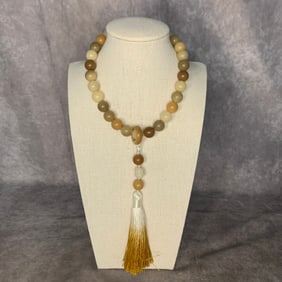 A FINE BODHI SEED MADE BRACELET