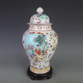 FAMILLE ROSE FLOWER, BIRD, AND FIGURE PATTERN GENERAL STYLE PORCELAIN VASE