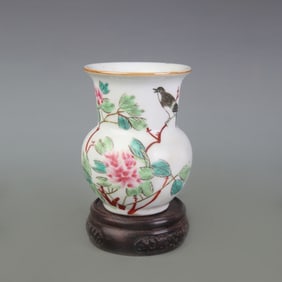 FAMILLE ROSE GLAZED FLOWER PATTERN SPITTOON