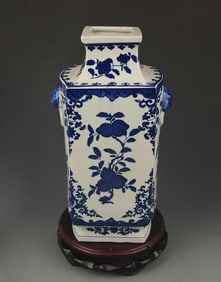 BLUE AND WHITE FLOWER PATTERN PORCELAIN VASE