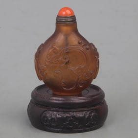 GLASS SNUFF BOTTLE WITH CHI DRAGON MOTIF
