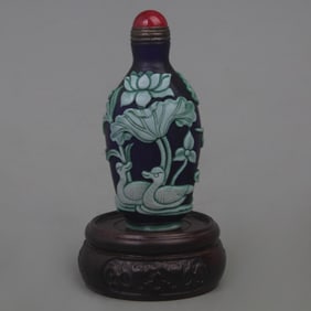 BLUE GLASS SNUFF BOTTLE WITH MANDARIN DUCKS AND LOTUS