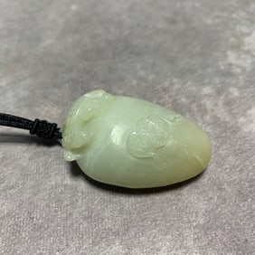 HETIAN GREENISH-WHITE JADE HAND PIECE WITH LONGEVITY SYMBOLS