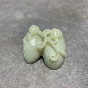 HETIAN WHITE JADE PENDANT OF AUSPICIOUS BIRD HOLDING LINGZHI
