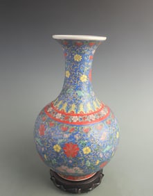 BLUE-GROUND FLORAL PATTERN PORCELAIN VASE