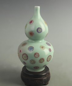 DOUQING GLAZE FAMILLE ROSE GOURD PORCELAIN VASE