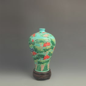FAMILLE VERTE GREEN-GLAZED PLUM VASE WITH FLORAL DESIGN
