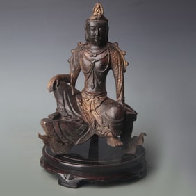 A FINE BRONZE SEATED AVALOKITESHVARA STATUE