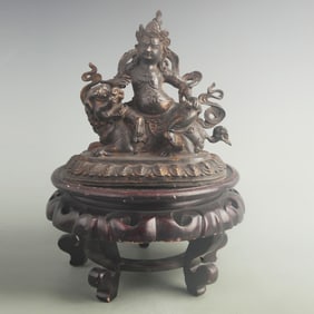 A FINE GILT BRONZE WEALTH KING STATUE