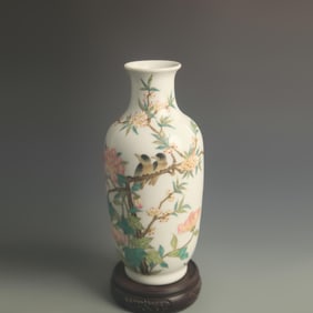 FAMILLE ROSE PORCELAIN VASE WITH FLORAL AND BIRD MOTIF