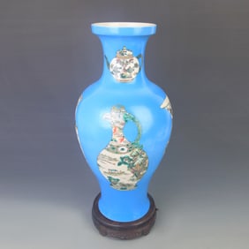 LARGE BLUE GROUND FLOWER VASE PATTERN PORCELAIN VASE