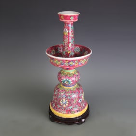 FAMILLE ROSE FLOWER-PATTERNED CANDLESTICK