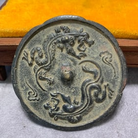 BRONZE MIRROR WITH DRAGON AND SUNFLOWER PATTERN