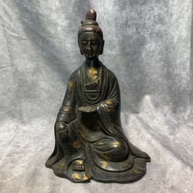 A FINE GILT BRONZE GUAN YIN STATUE