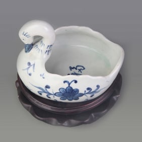 SCHOLAR’S PORCELAIN BRUSH WASHER