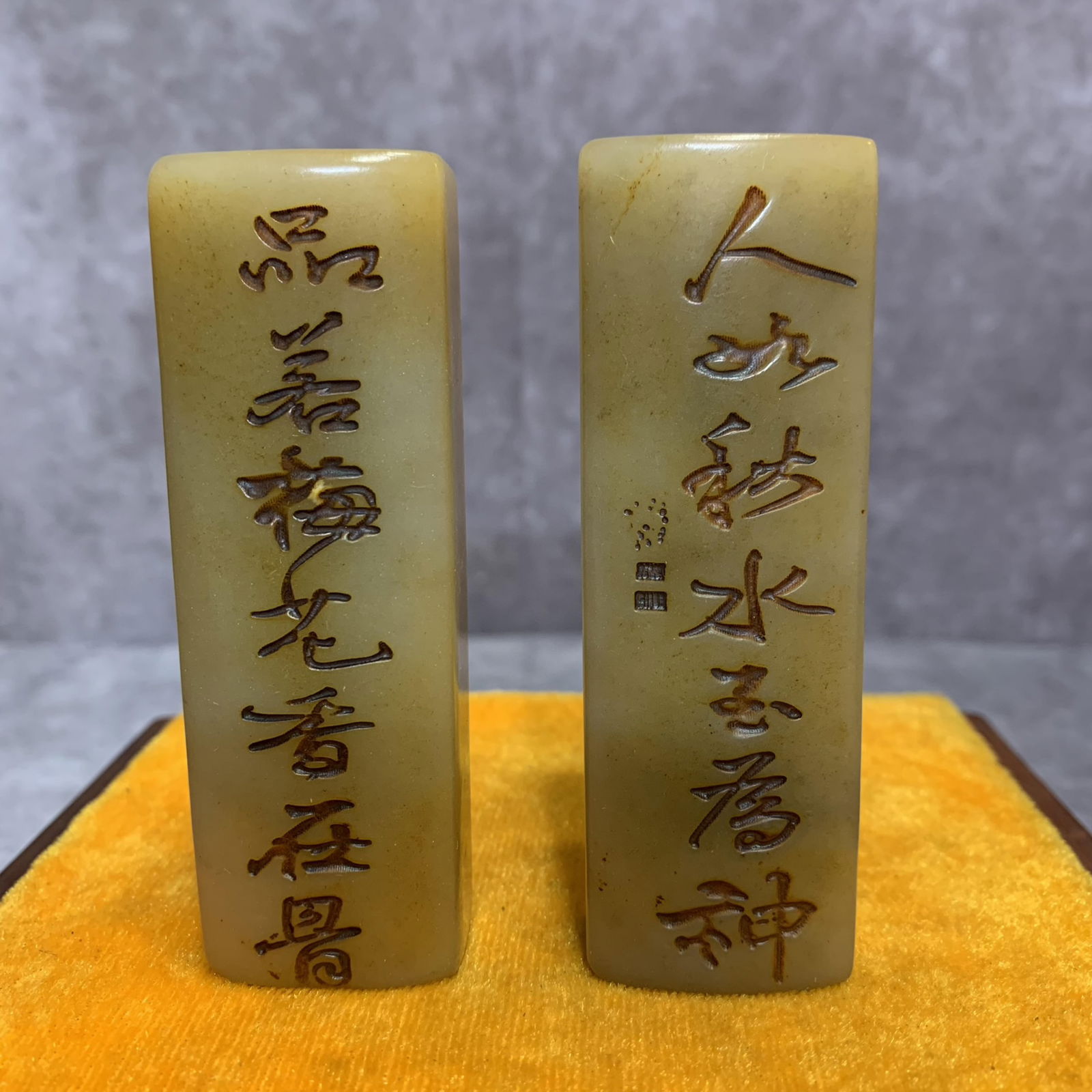 PAIR OF FINELY CARVED SHOUSHAN STONE PAPER WEIGHT: 20th Century; High: 3.5 inch; Width: 1.1 inch; Diameter: 0.7 inch;