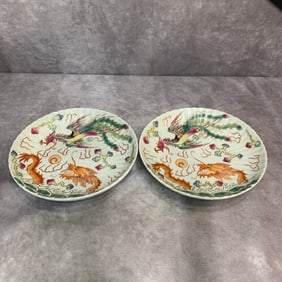 PAIR OF PHONIEX AND DRAGON PATTERN PORCELAIN PLATE