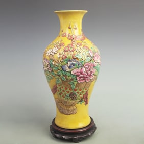 FLOWER AND BIRD CARVING PORCELAIN VASE