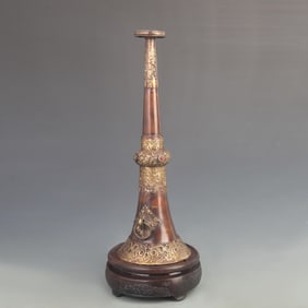 A FINE TIBETAN BUDDHIST BRONZE TRUMPET