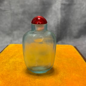 A FINE BLUE GLASS SNUFF BOTTLE