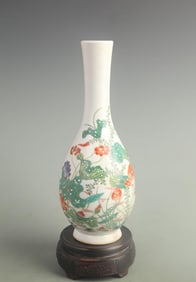 FAMILLE ROSE LOTUS PATTERN LONG NECK PORCELAIN VASE
