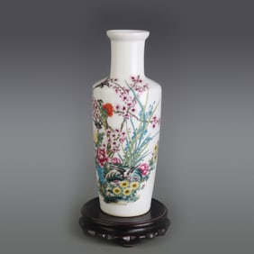 FAMILLE ROSE FLOWER AND BIRD PATTERN CLUB STYLE PORCELAIN VASE
