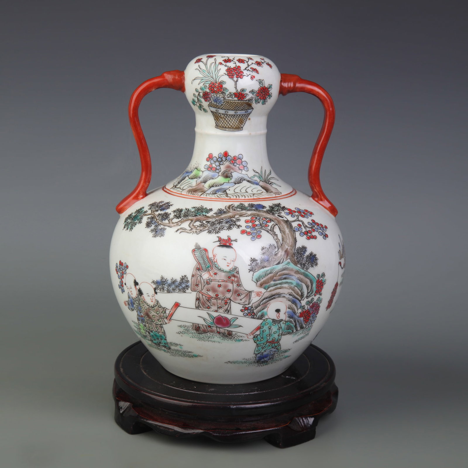 FAMILLE ROSE FIGURE AND RIBBON GARLIC-HEAD PORCELAIN VASE: Qing Dynasty Qian Long Period; High: 8.5 inch;