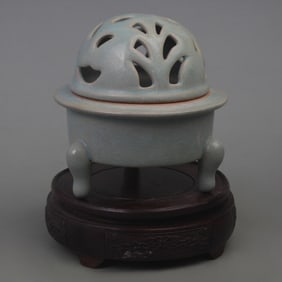 A FINE BLUE GROUND THREE LEG PORCELAIN INCENSE BURNER